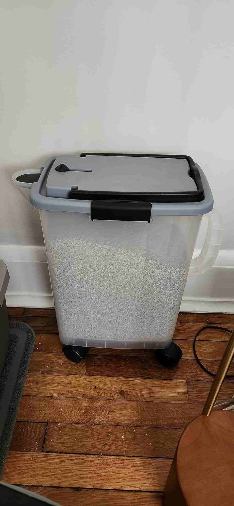 Cat litter storage container
